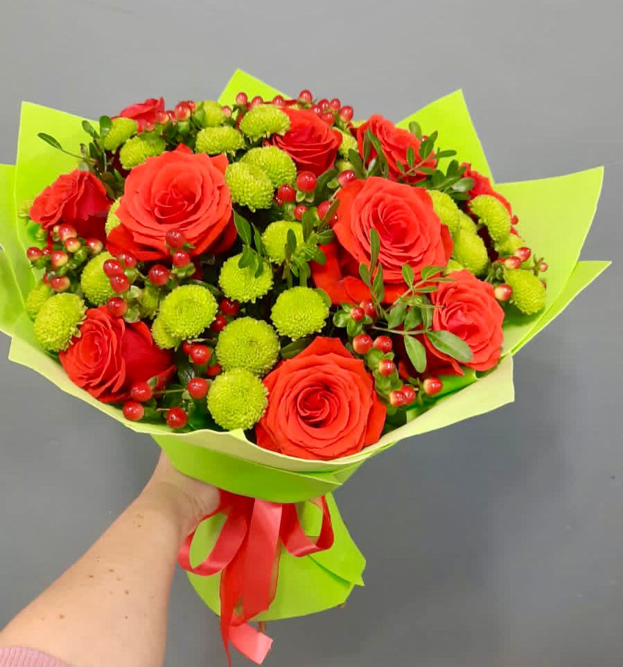 Букет цветов из: Хризантемы и Розы в Ивне