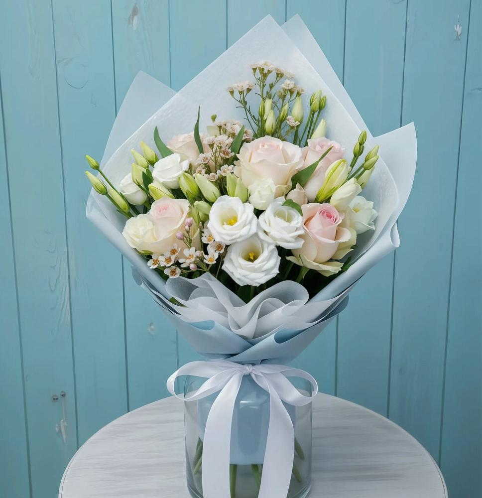 Букет цветов из: Розы и Лизиантусы в Ивне