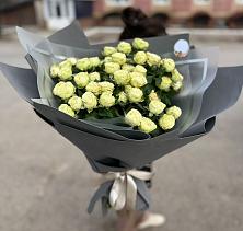 Букет Белые кустовые розы Солинеро в Ивне