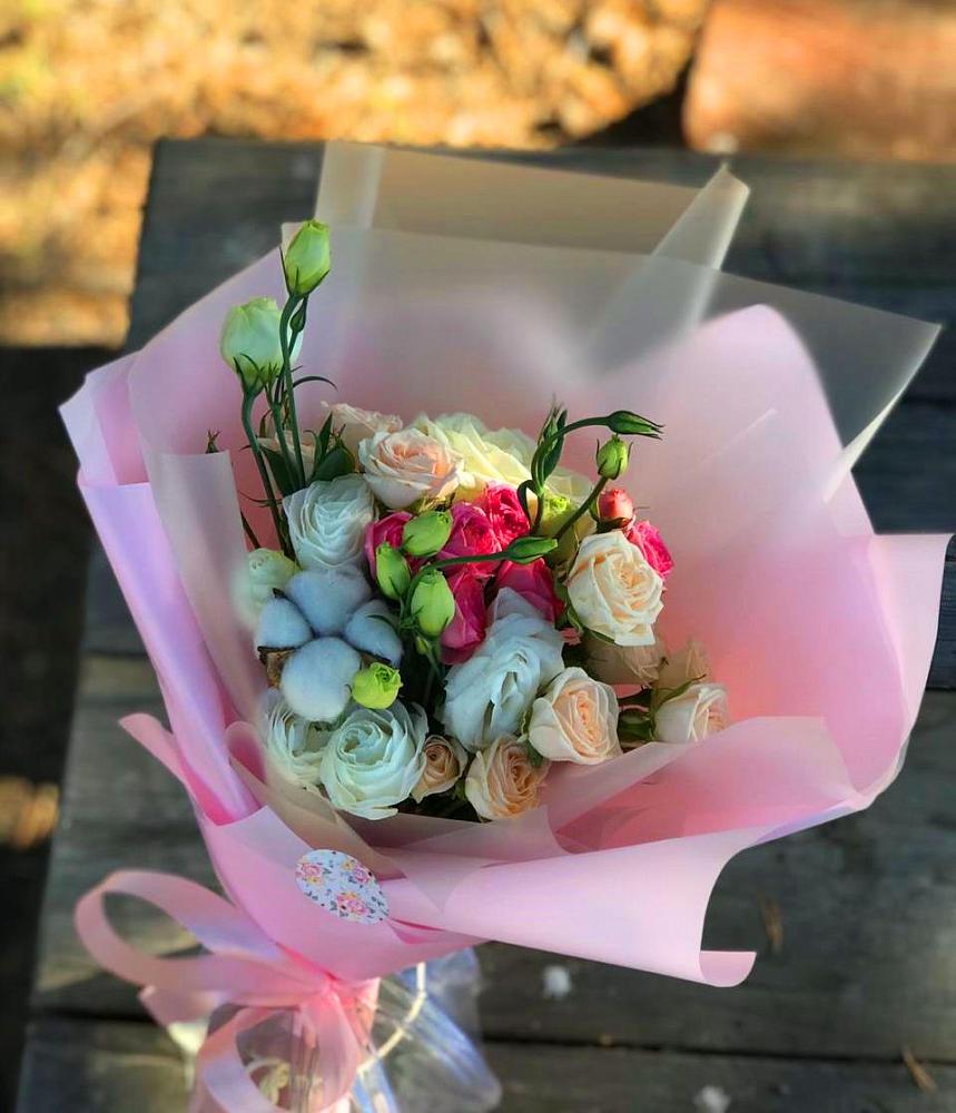 Букет цветов из: Розы и Лизиантусы в Ивне