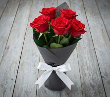 Букет 5 Красных роз Эдлесс Лав #REPLACE_PRED# Ивне