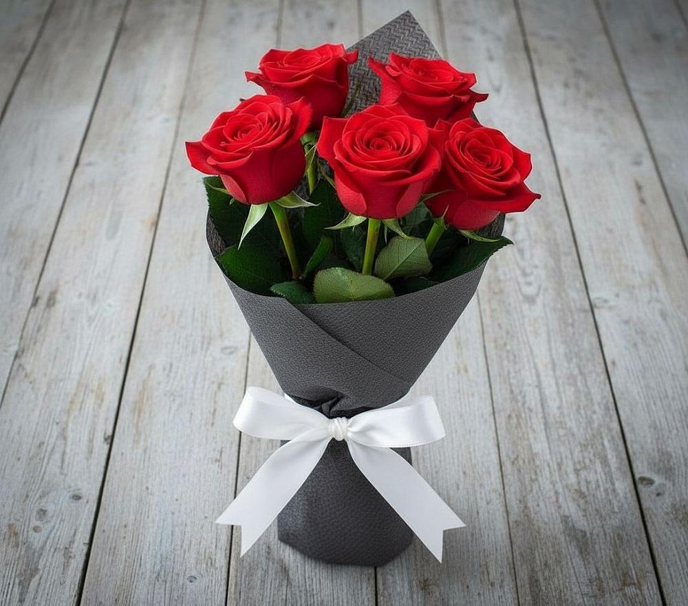 Букет 5 Красных роз Эдлесс Лав в Ивне