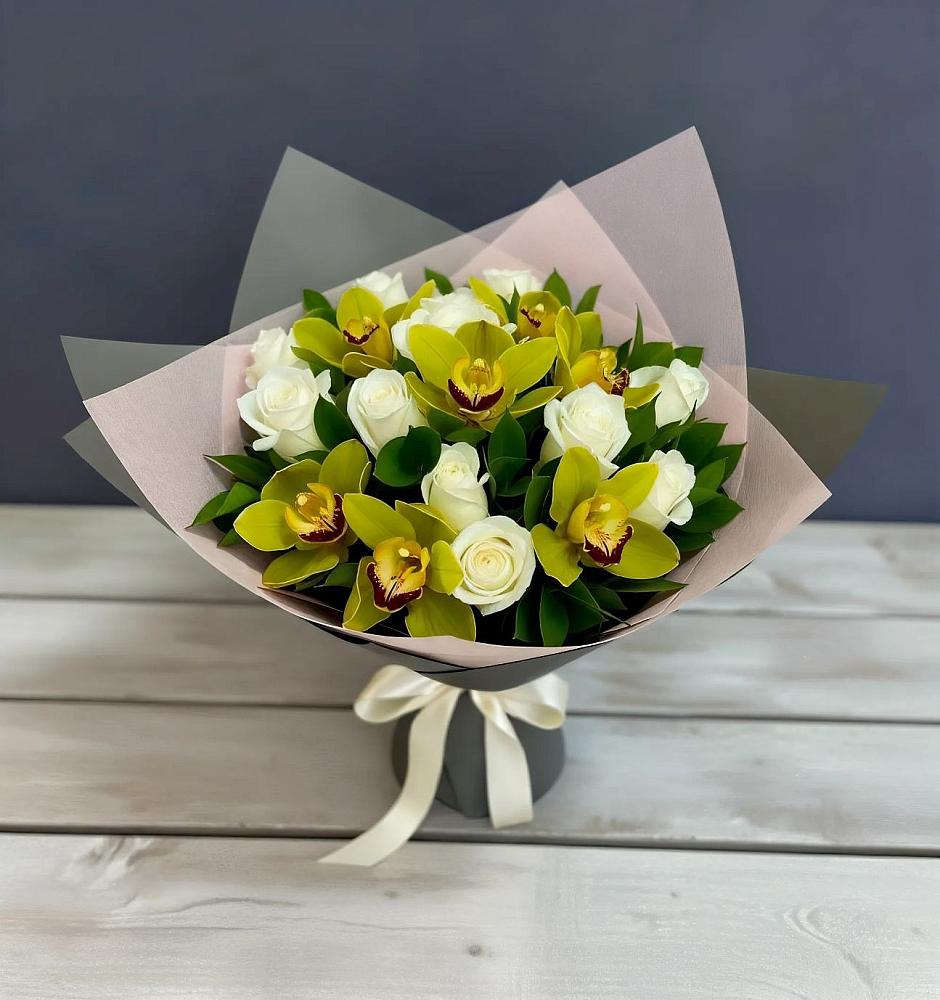 Букет цветов из: Орхидеи и Розы в Ивне