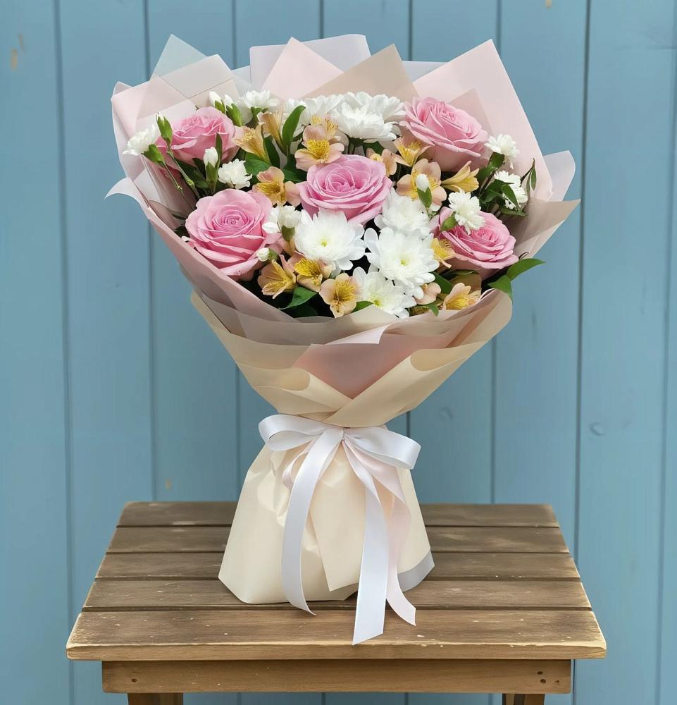 Букет цветов из: Гвоздики, Орхидеи и Розы в Ивне