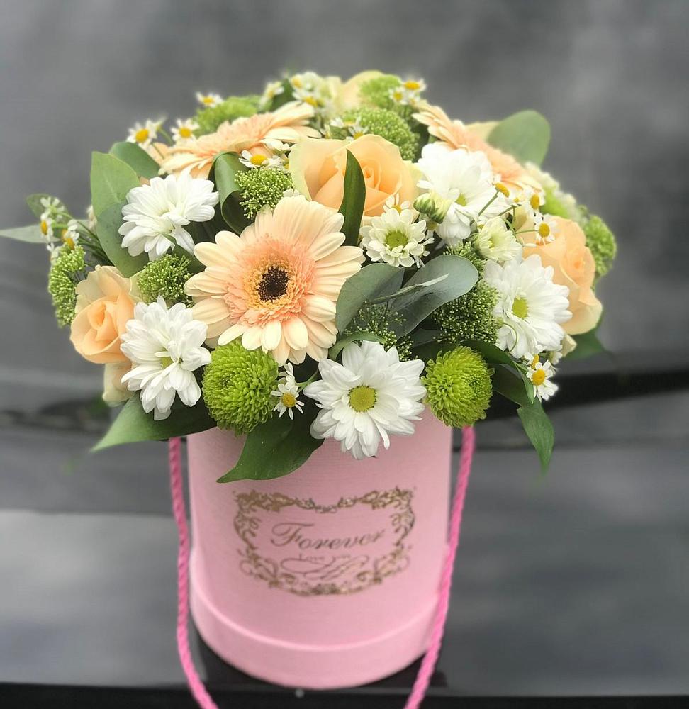 Цветочная композиция из Розы, Герберы и Хризантемы в шляпной коробке в Ивне