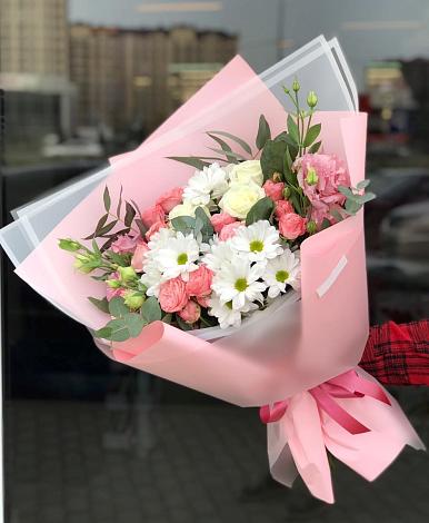 Букет цветов из: Розы, Лизиантусы и Хризантемы в Ивне