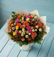 Букет Микс из разноцветных кустовых роз в Ивне